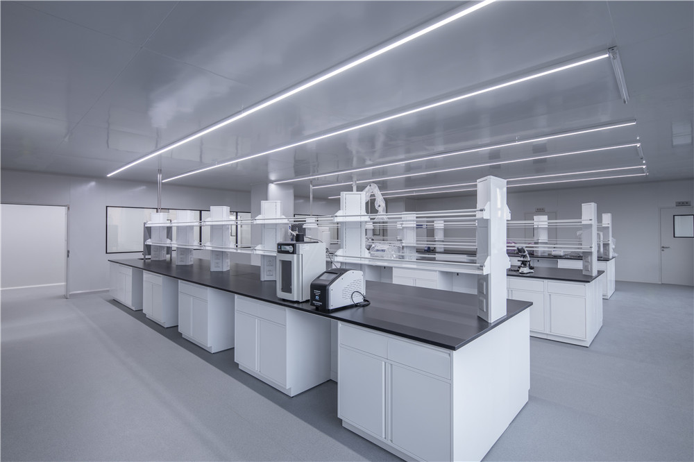 凈化車間裝修在設(shè)計(jì)和選擇設(shè)備時，要注意溫度和濕度的影響